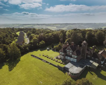 The Mole Resort - Lodges Hotels in Umberleigh