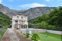 Villa Sophia with Private Swimming Pool Near the Beach! - Villas
