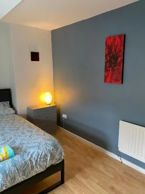 The Vacationers - Pvt Rooms with Shared Bath - ที่มีที่จอดรถ