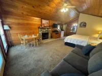 4 Moose Lodge ROMANTIC Log Cabin in the woods. Hot Tub & Wood Burning Fire Place