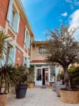 Hôtel Michelet Plage Hotels in Soulac-sur-Mer