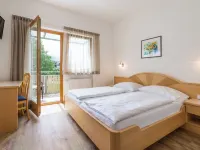 Garni Schorneck Hotels in Brunico