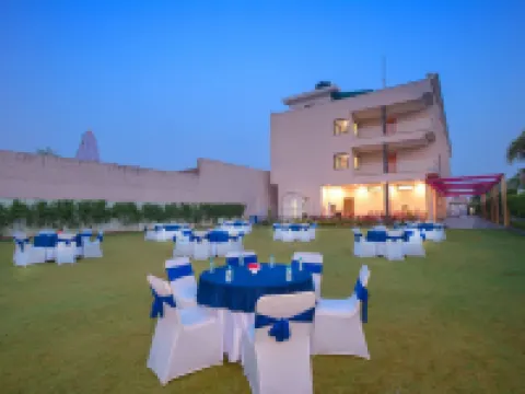 วิงสตัน อะ ทรีเฮาส์ โรงแรมบาร์ซานา โรงแรมในมธุระ