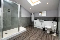 Stonehenge Courtyard Hotels in Amesbury