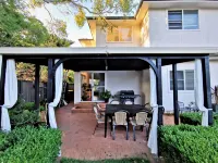 Comfy 4 Bedroms Corner House - Villaer