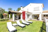 Just 10 Minutes from Sitges, House with Private Garden and Pool-
