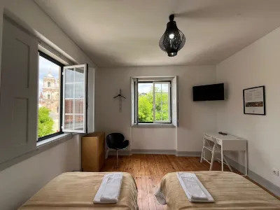 Hostel Rossio Alcobaça Отели в г. 