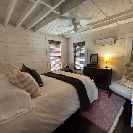 Mountain Hideaway! A Beautiful Creekside Cabin Now With New Lower Rates!