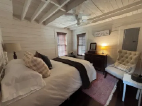 Mountain Hideaway! A Beautiful Creekside Cabin Now With New Lower Rates!