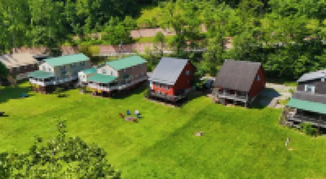 Enjoy Relaxing at Riverfront Property 4 miles from Sandstone Falls!