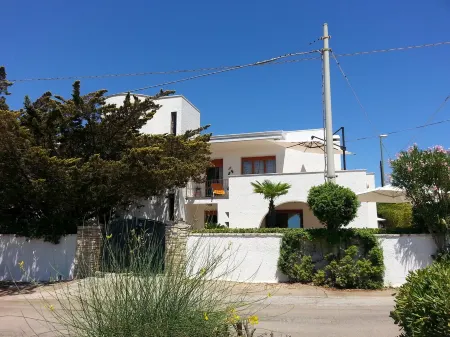 House in sea view villa