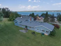 Pool house - 4 bedroom 3 bathroom home with indoor pool
