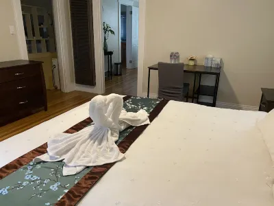 Cozy living, one block from Downtown Burlingame