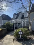 Cozy newly renovated condo, in Norwich, CT. 3 mins from Mohegan Sun Casino. Hotels near Yantic Falls