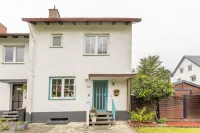 15 Minuten vom Frankfurt Station Entfernt. Geräumiges Haus mit 4 Schlafzimmer Hotels in Dreieich