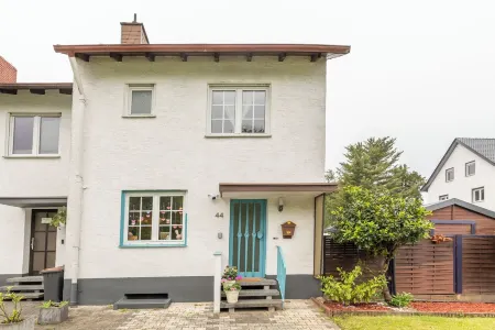 15 Minuten vom Frankfurt Station Entfernt. Geräumiges Haus mit 4 Schlafzimmer