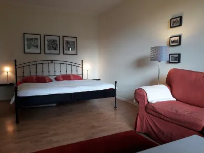 Charming apartment near Kudamm Schoneberg/쇤베르크 호텔