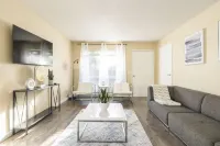 Walkable condo in heart of vibrant D/n Redmond,  m/s from Microsoft, woodinville