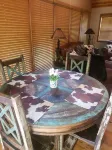 Cozy peaceful cabin with games, massage chair and fire pit! Bring your kayaks!!