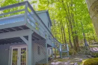 Spacious Hideout Chalet w/gameroom, close to amenities
