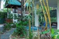 Poolside garden apartment w king, Playa Guiones