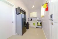 Beautiful 1-bedroom apartment in amazing Buckleys with AC, WiFi Hotels in Buckleys