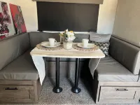 Cozy camper on a horse ranch in desirable Black Rock Cyn,Yucca Valley pool & spa