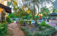 Elegant & Spacious Historic Winter Park Home with Pool + Spa 溫特帕克住宿飯店