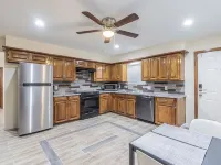 Edgewater Retreat Rowlett/Rockwall. 4-Bedrm 2Bathrm 2 Garage Hotels in Rowlett