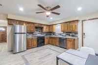 Edgewater Retreat Rowlett/Rockwall. 4-Bedrm 2Bathrm 2 Garage Hotels in Rowlett