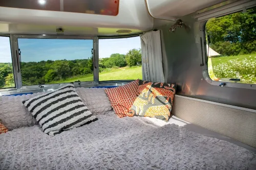 Funky Airstream -Stunning Tin Mine Views-10mins Surf/Surf Beaches-Free WiFi-Dogs