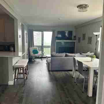 Great Location with Lake View Others