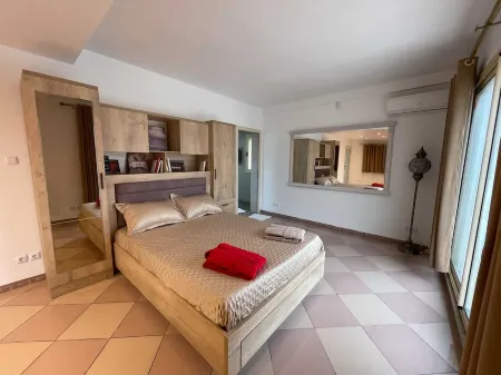 Vue sur mer et Convivialité Отели в г. Ain Benian