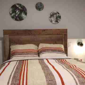 Dolce Casa@Sk: A Lovely 2 Bed Room gem you can call home. Rooms