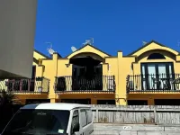 Downtown Mt Beach Family Retreat