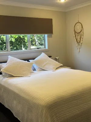 ‘Beach Daze’ Te Awanga - beach front self contained flat (dog friendly)  호텔