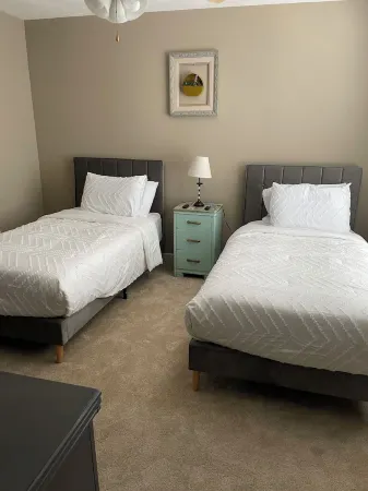 Townhome:  2 Bedrooms, 2.5 Baths, Close to Campus