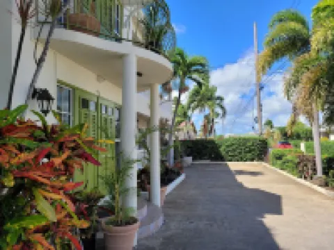 Relaxing, Amazing beach, pool, Cheap cars, quiet area, surfers paradise 2