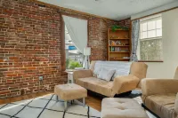 Circle Overlook-Private Downtown apartment