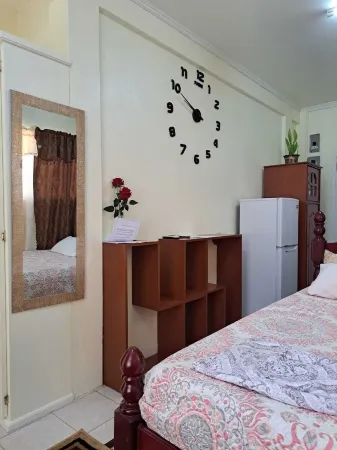 J's Cozy Studio Apartment Отели в г. Джорджтаун