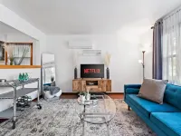 Balcony/Patio/ Separate Fenced Yard + Beach, Park & Downtown+close to Chicago Hotels in Chesterton