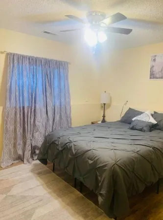 Luxury 2 bedroom rental place with a fireplace