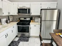 Roxan Cozy Corner MundeleneSailor’s Welcome House/ Navel Family Retreat Hotels in Mundelein