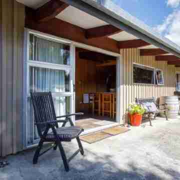 1970's Renovated,self contained 2 bedroom bach Others