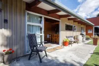 1970's Renovated,self contained 2 bedroom bach