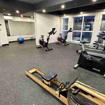 Le Sky 1102 - with Free Interior Parking + Gym Fitness & Recreational Facilities