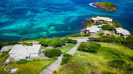 Calmando. Enjoy some of the best oceanfront views Crown Point has to offer.