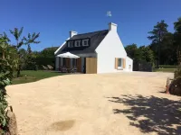 pleasant house for 6 with heated swimming pool Hotels in Locquirec