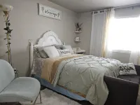 Luxury rental, Spare room Các khách sạn gần Edgar Brown Memorial Stadium