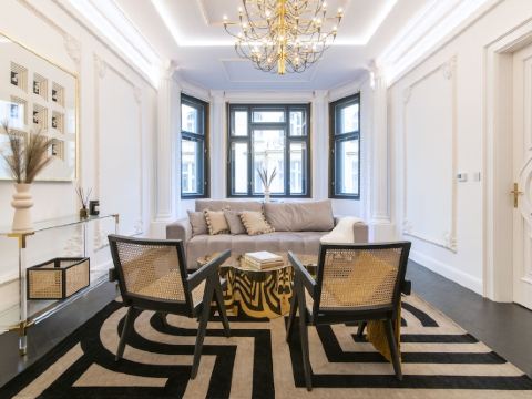 Antique Glam Apartment - looking for luxury, glamour, exuberance in the Old Town